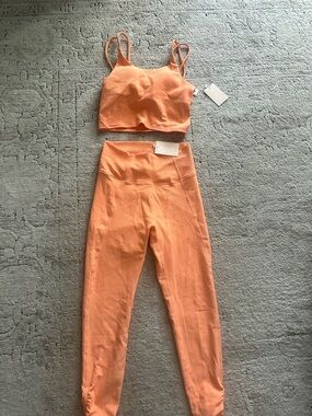 NWT High-Rise Peach Active Leggings with Matching Cropped Tank